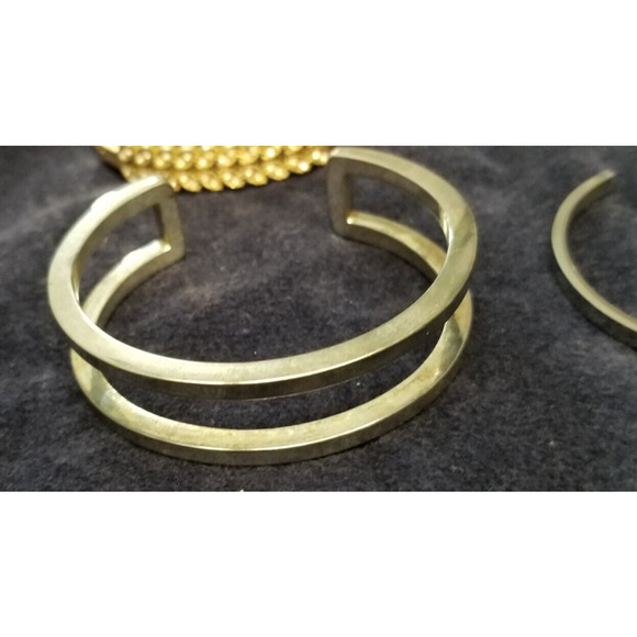 Twelve various bracelets goldtone , black and silvertone 51124 - Picture 10 of 16